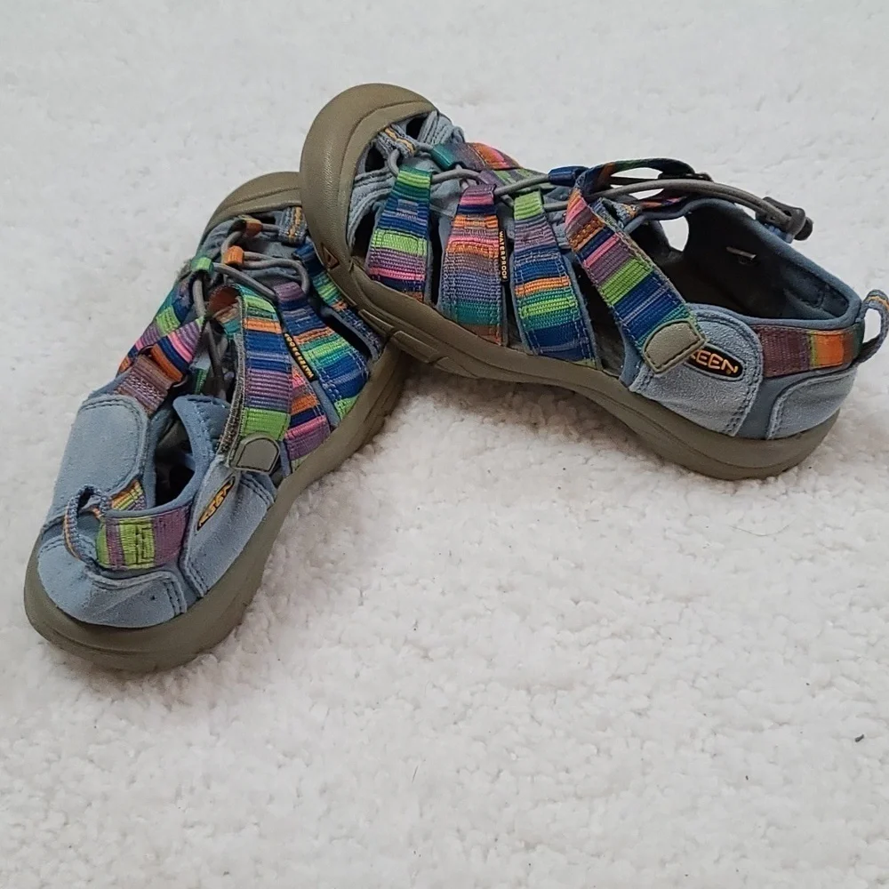 Keen Girls Outdoor Watershoes Blue/Coliful Stripes Hook&Loop Adjustable Sz 3 EUC